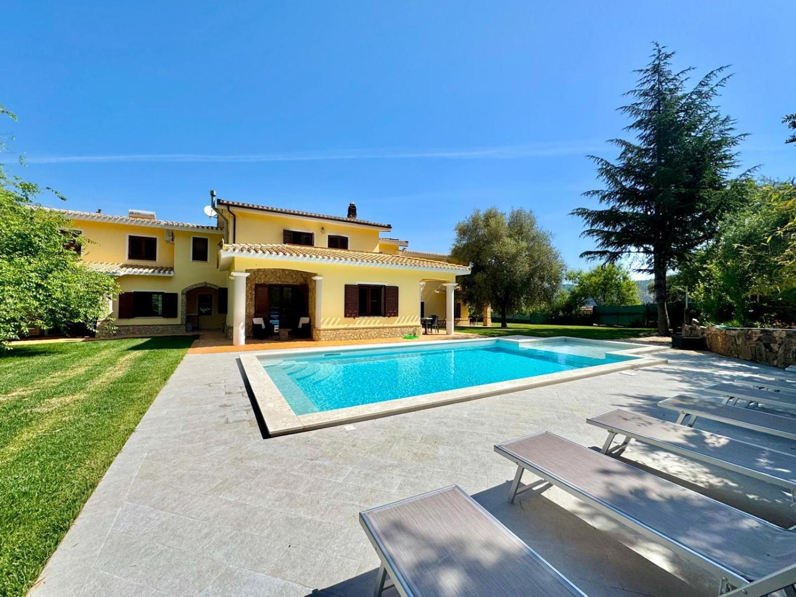 Villa With Pool كارديدو المظهر الخارجي الصورة