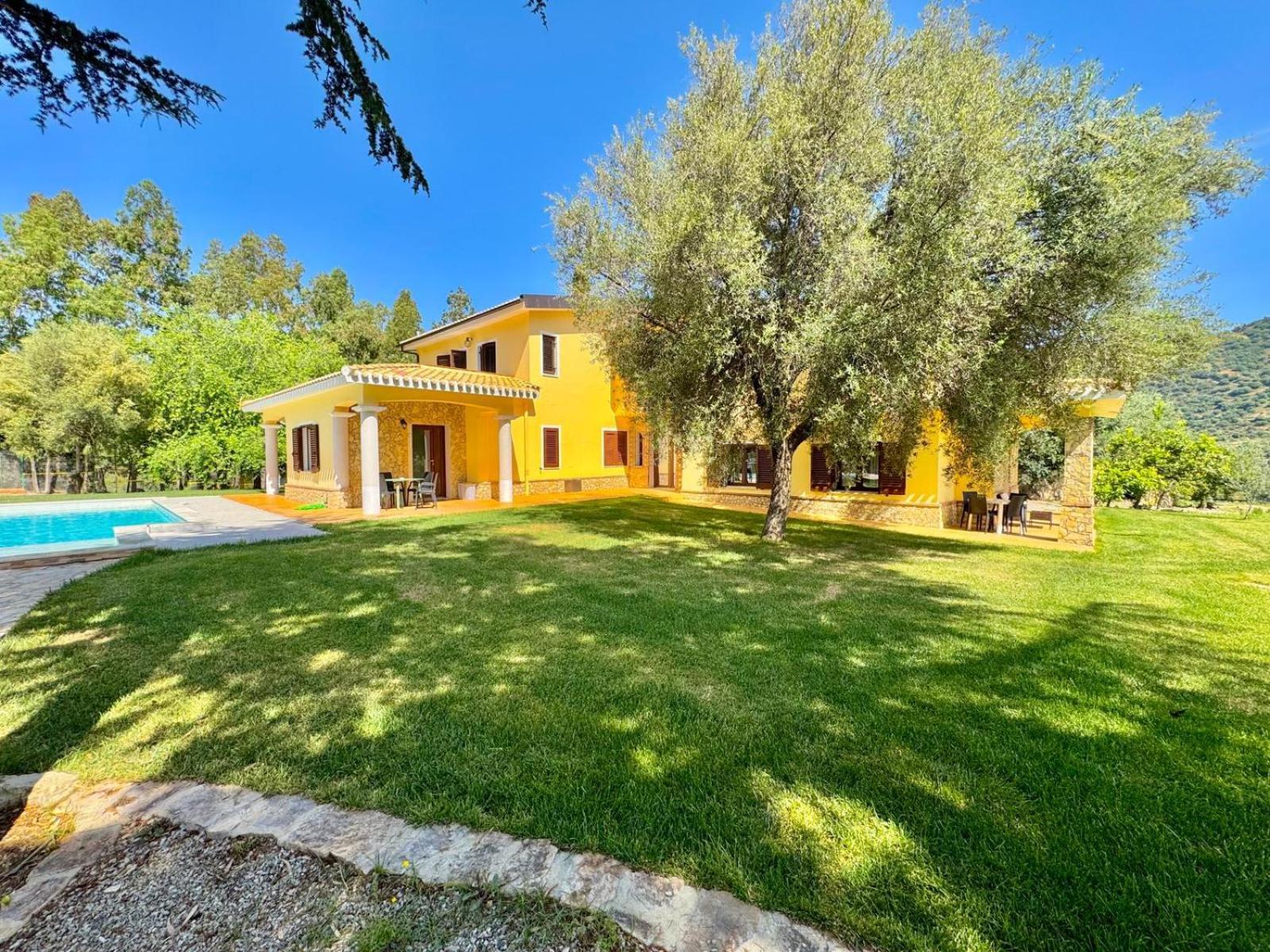 Villa With Pool كارديدو المظهر الخارجي الصورة